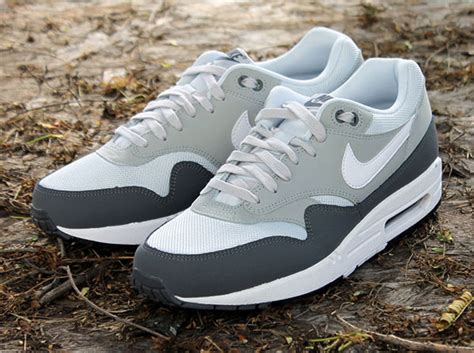 nike air max 1 essential grau weiß|Nike Air Max 1 Essential Premium Men's Shoes.